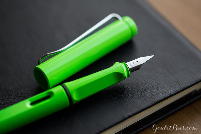 Lamy green safari fountain pen
