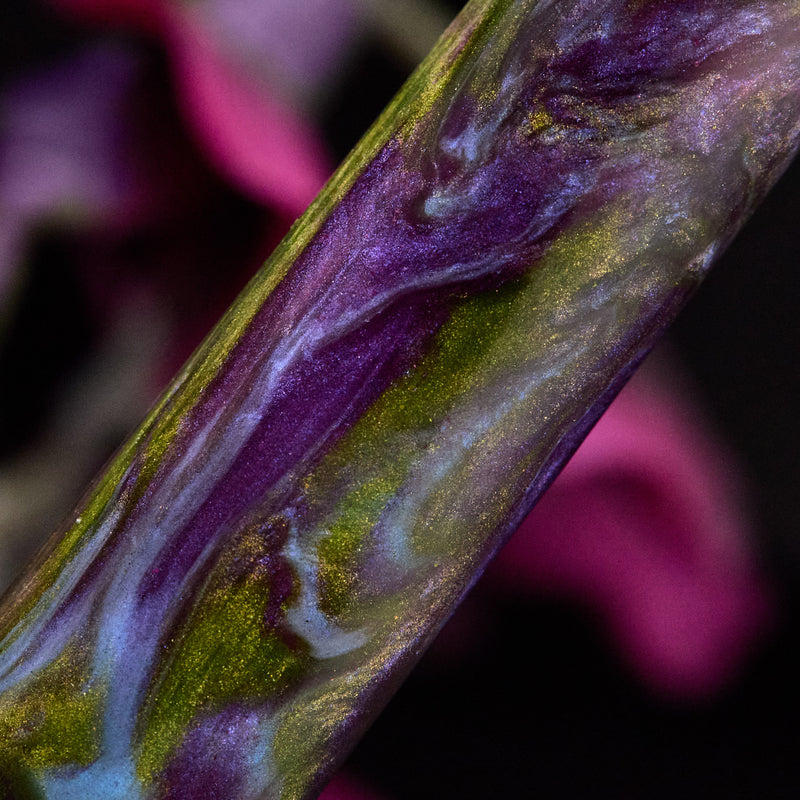 Delta DV Original Mid Size Fountain Pen - Wisteria Walk (Limited Edition)