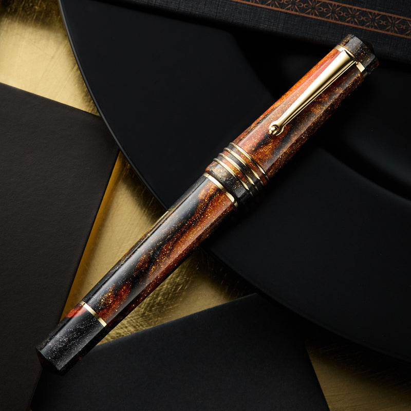 Delta DV Original Mid Size Fountain Pen - Glow Up Oro
