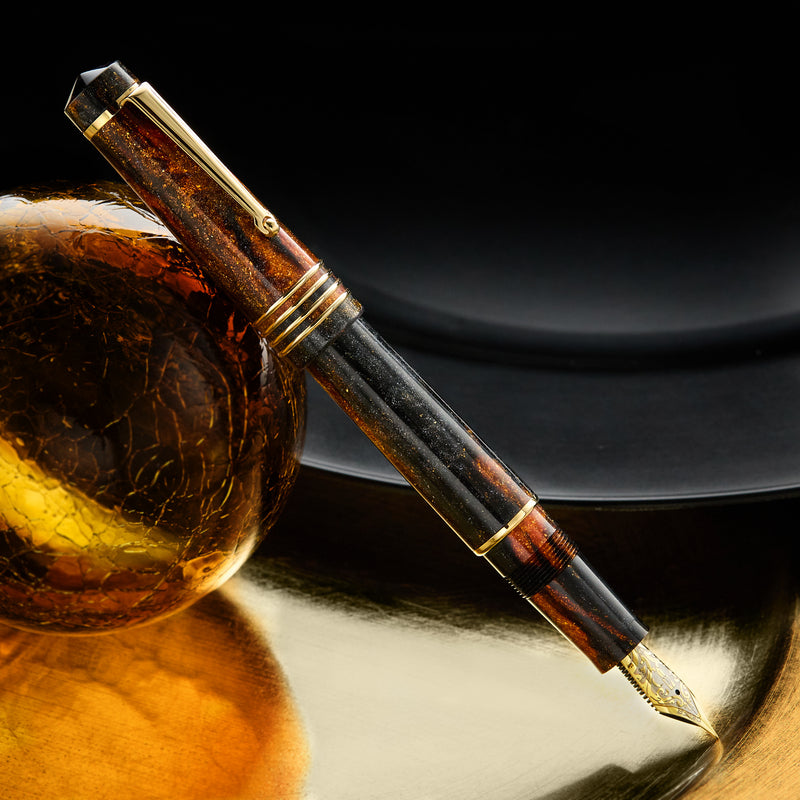 Delta DV Original Mid Size Fountain Pen - Glow Up Oro