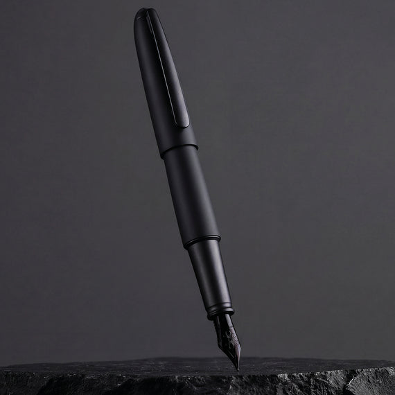 Diplomat Aero Fountain Pen - Pure Black (Special Edition)