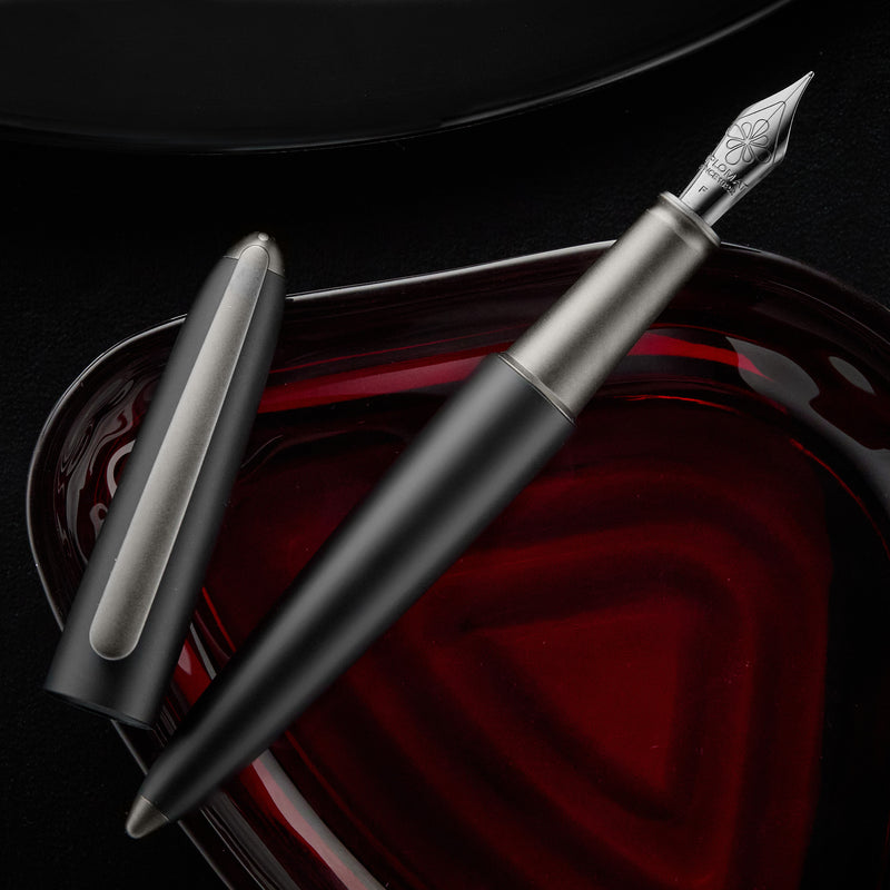 Diplomat Aero Fountain Pen - Pure Black (Special Edition)