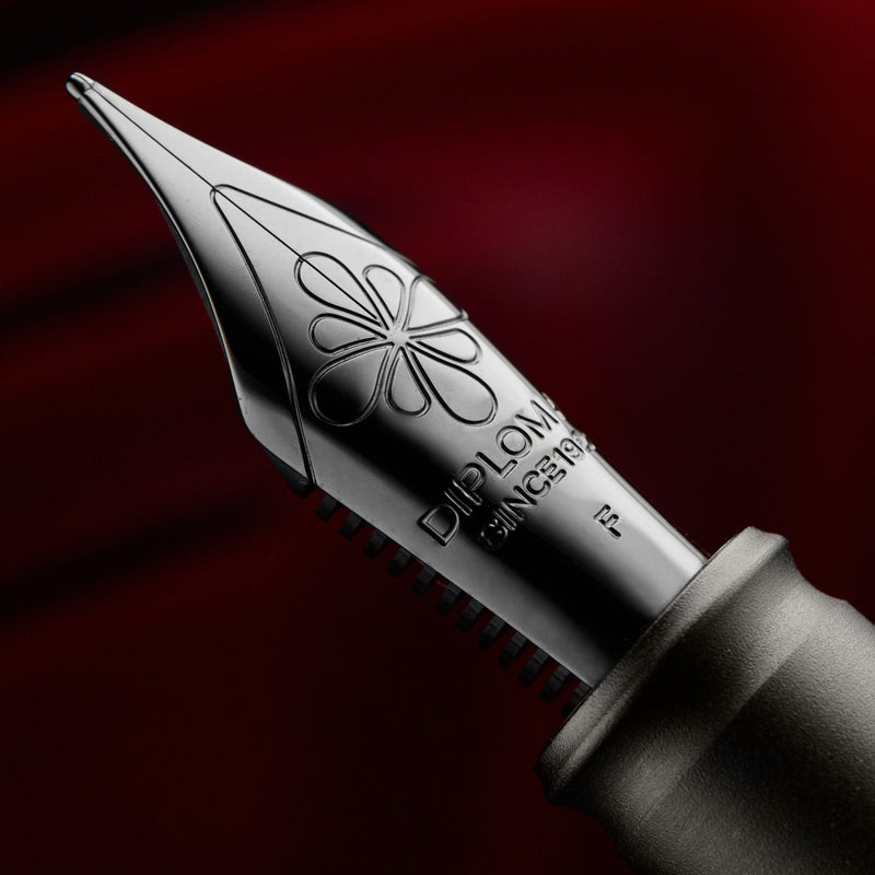 Diplomat Aero Fountain Pen - Pure Black (Special Edition)