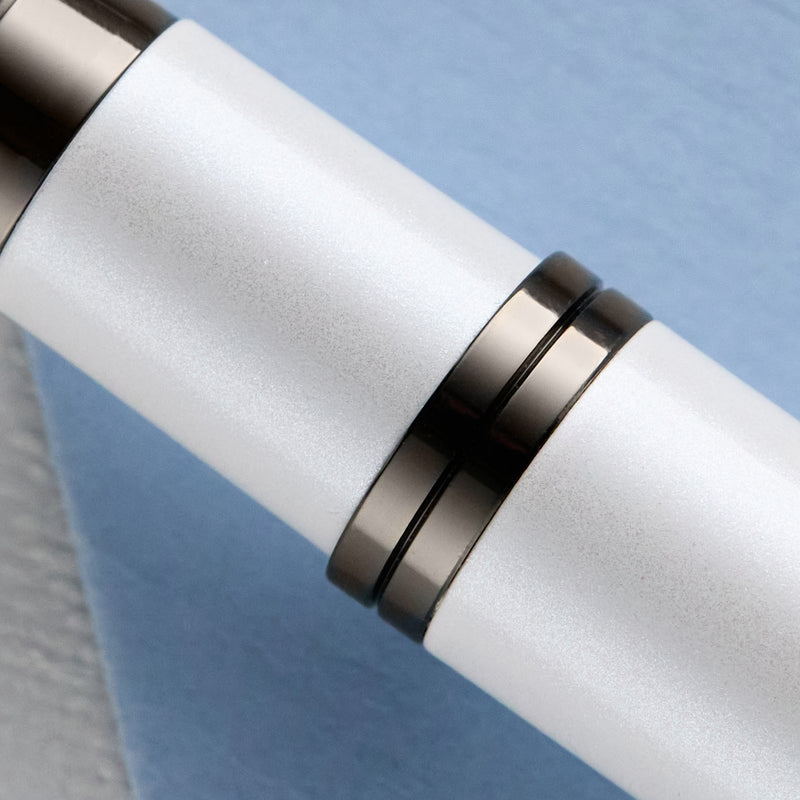 Monteverde Innova Fountain Pen & Ink Set - Cloud Dancer/Gunmetal (Limited Edition)